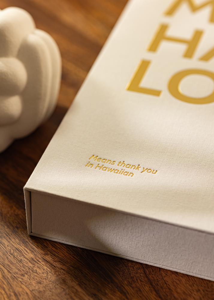 KAILA MAHALO Creme - Coffee Table Photo Album (60 Cierna Strany / 30 listov)