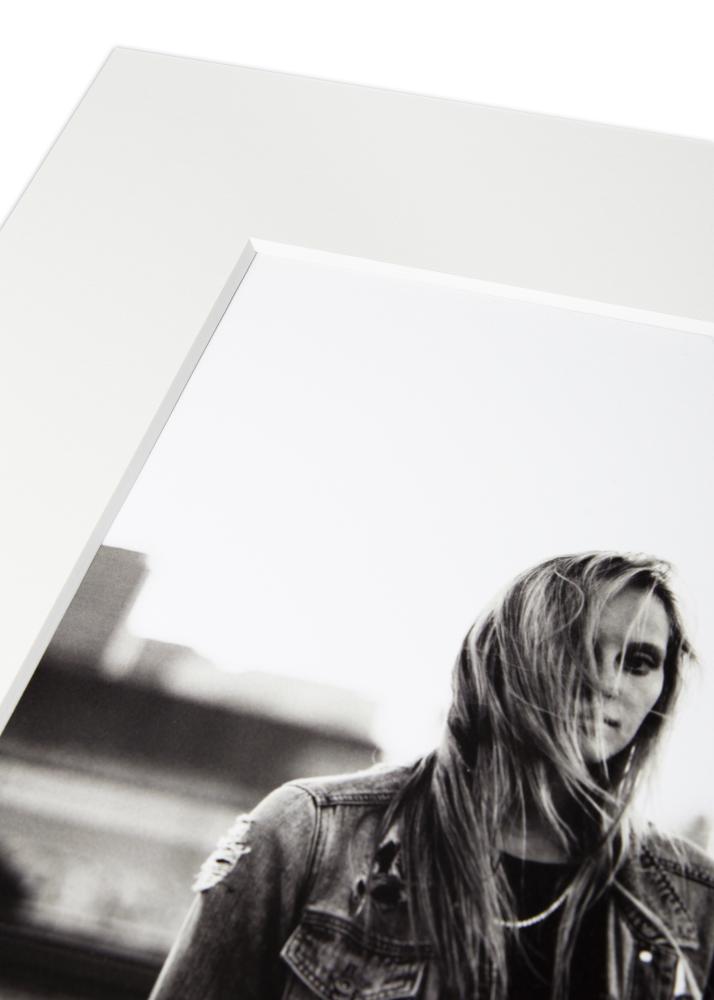 Pasparta White sale - Na mieru