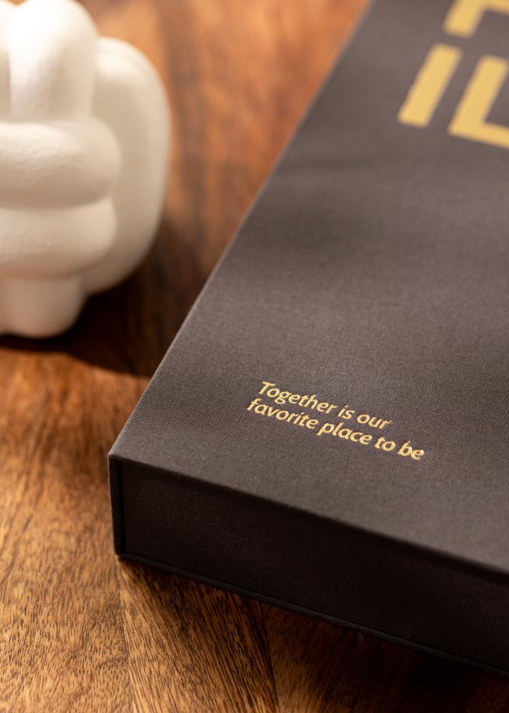 KAILA FAMILY Creme - Coffee Table Photo Album (60 Cierna Strany / 30 listov)