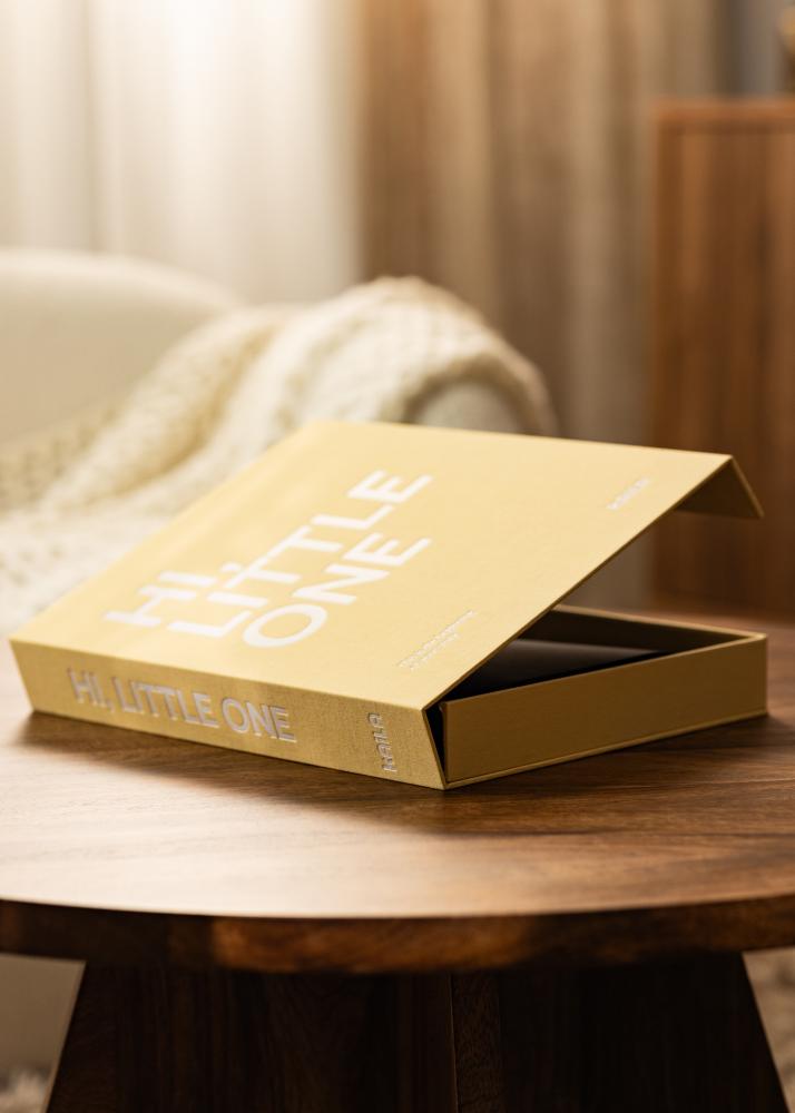 KAILA HI LITTLE ONE Yellow - Coffee Table Photo Album (60 Cierna Stránky)