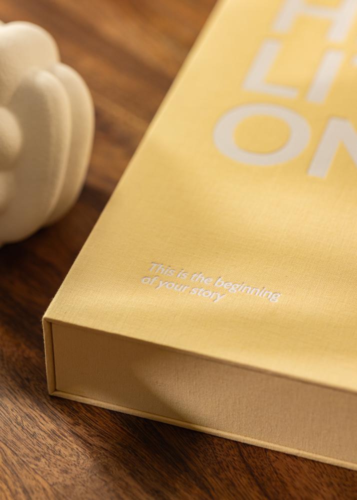 KAILA HI LITTLE ONE Yellow - Coffee Table Photo Album (60 Cierna Stránky)