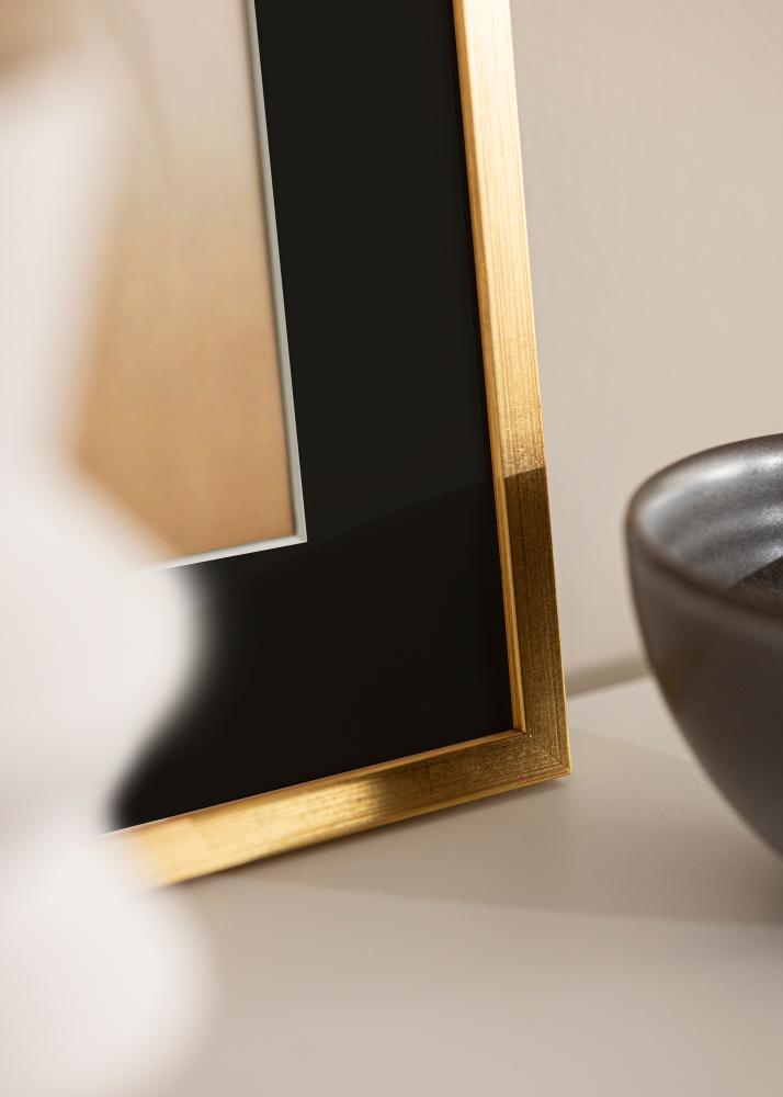 Rám Edsbyn Zlatá 30x40 cm - Pasparta Cierna 8x12 inches