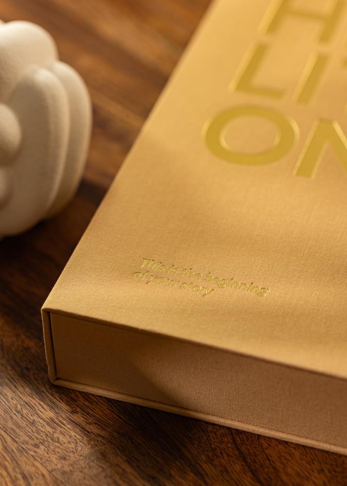 KAILA HI LITTLE ONE Manilla - Coffee Table Photo Album (60 Cierna Stránky)