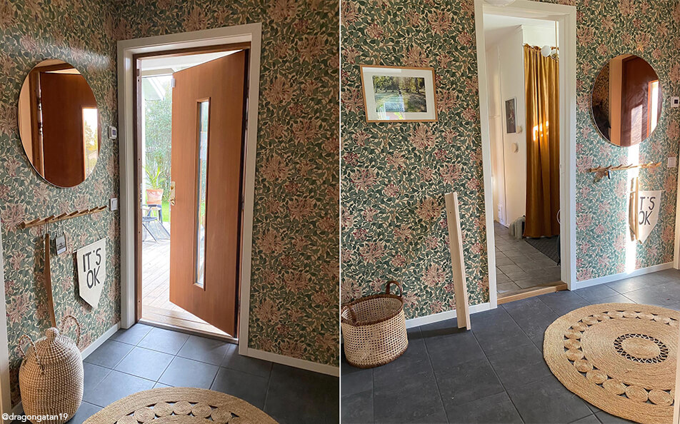 Kvetinová tapeta v chodbe, okrúhle zrkadlo s tónovaným sklom